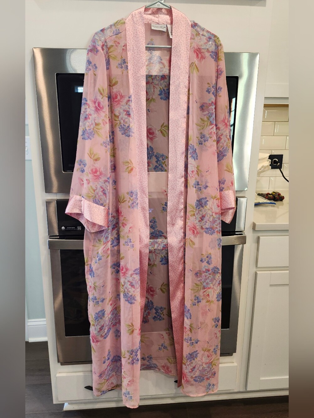 Jaclyn Smith Pink Floral Sheer Kimono Robe